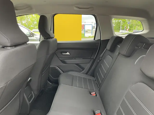 Dacia Duster TCe 130 Journey 2023 Benzine 28