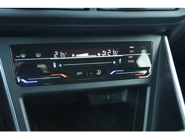 Volkswagen Polo 1.0 TSI STYLE 2022 Benzine 6