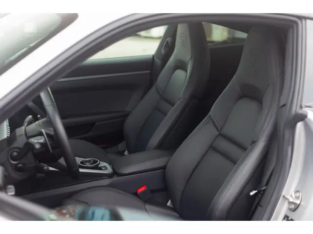 Porsche 911 992 3.0 Carrera 4S 2020 Benzine 18