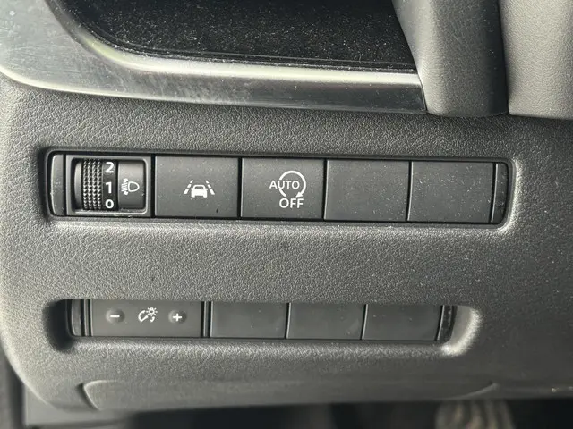 Nissan QASHQAI 1.3 MHEV N-Style 2022 Benzine 24