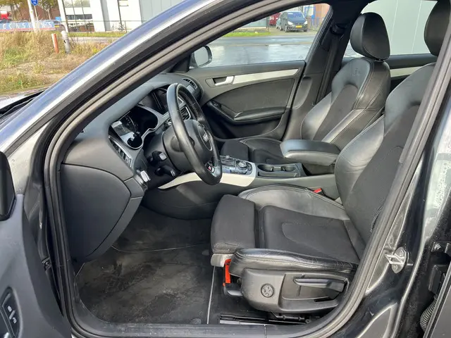 Audi A4 Limousine 1.8 TFSI S Edition 2012 Benzine 14