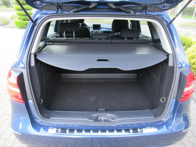 Mercedes-Benz B-Klasse 180 Automaat 2012 Benzine 8
