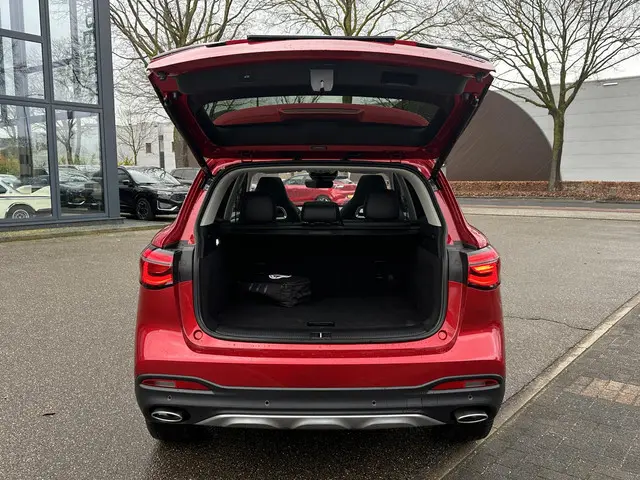 MG EHS 1.5 TGDI Luxury 2023 Hybride Benzine 9