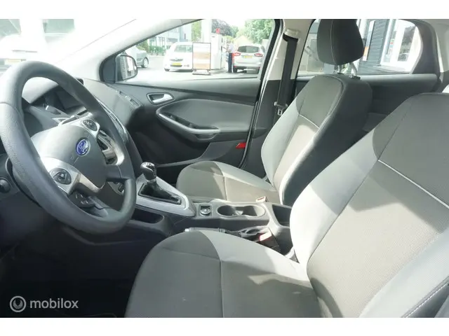 Ford Focus 1.0 EcoBoost Trend 2012 Benzine 8