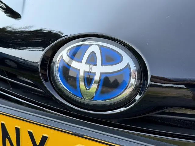 Toyota Prius 1.8 Dynamic 2017 Hybride Benzine 36