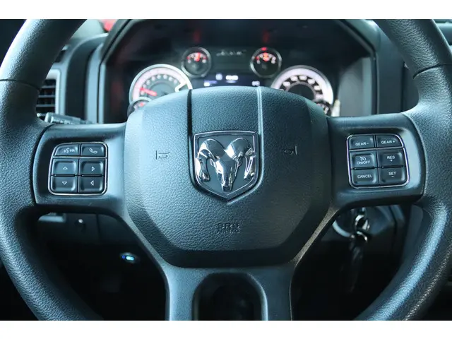 Dodge Ram 1500 5.7 V8 4x4 CREW CAB 2024 Benzine 17