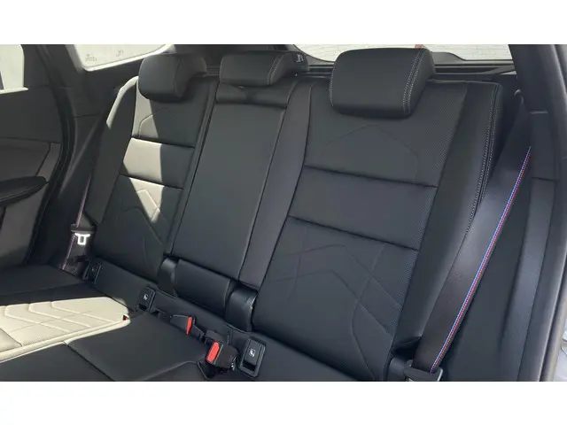 BMW X1 xDrive25e 2025 Hybride Benzine 17