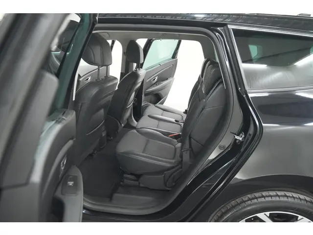 Renault Grand Scénic TCe 140 EDC Limited 2021 Benzine 30