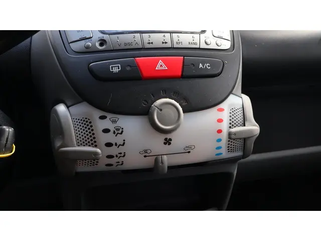 Citroën C1 1.0-12V Exclusive|Airco|Nw.APK! 2012 Benzine 18