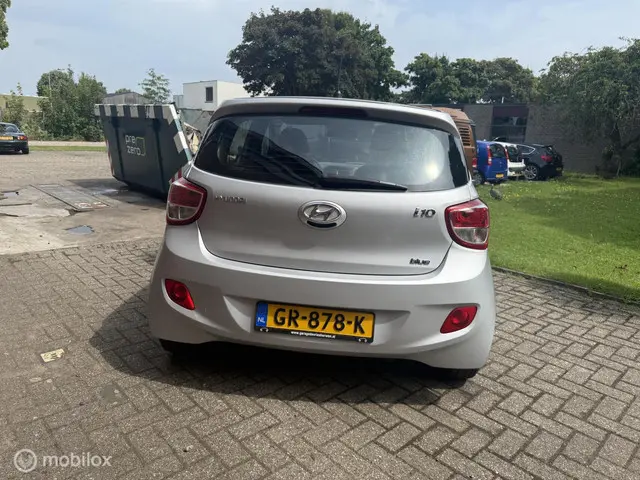 Hyundai i10 1.0i i-Motion Comfort 2015 Benzine 5