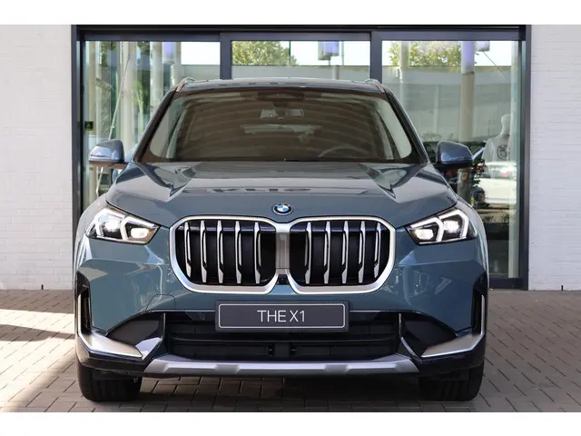 BMW X1 xDrive25e 2025 Hybride Benzine 3