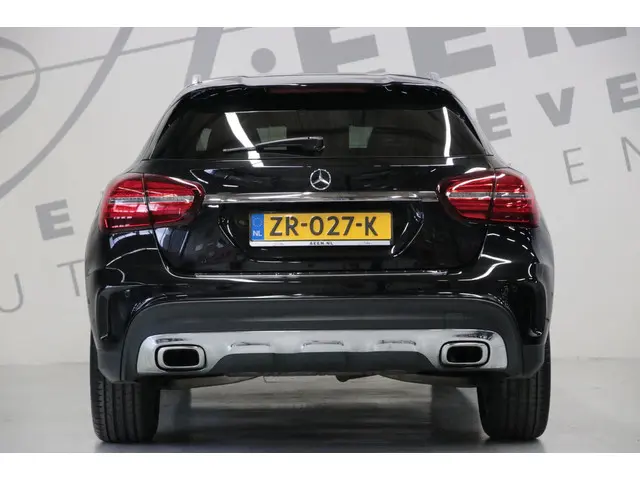 Mercedes-Benz GLA 180 Memory/AMG-styling 2018 Benzine 14