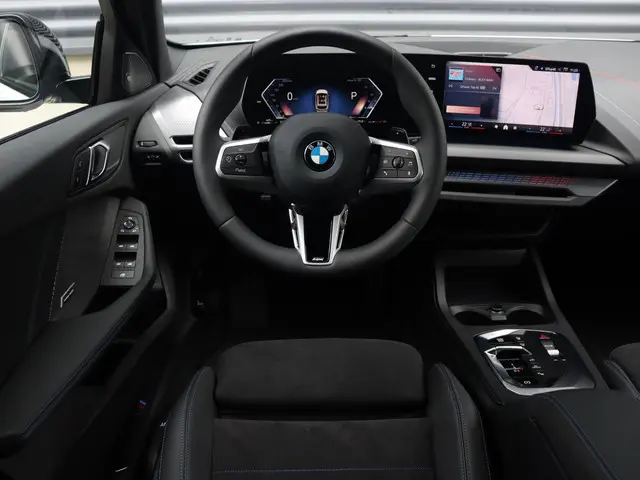 BMW 1 Serie 5-deurs 120 2025 Benzine 9