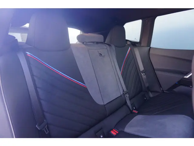 BMW iX xDrive60 2025 Elektrisch 9