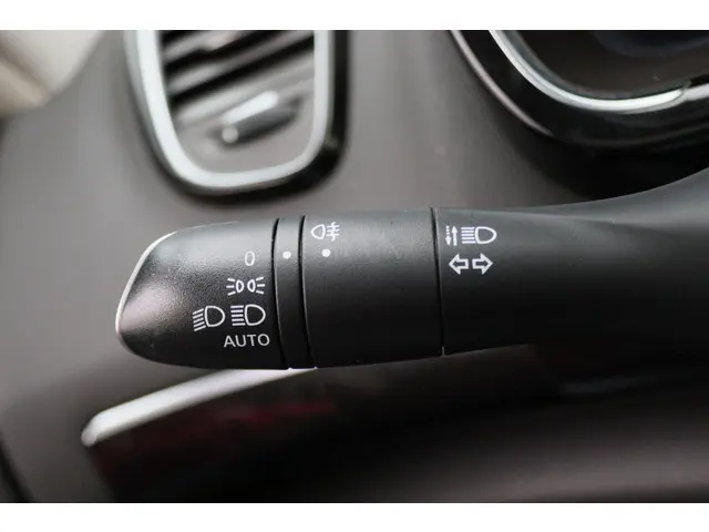 Renault Espace 1.8 TCe Limousin 7p. 2018 Benzine 40