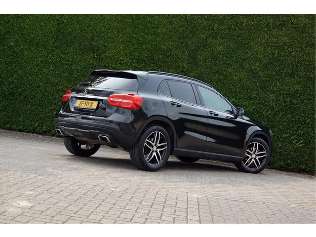Mercedes-Benz GLA GLA 180 Ambition Night 2016 Benzine 27