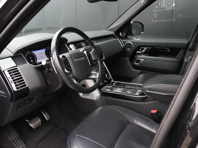Land Rover Range Rover P400 Autobiography 2021 Benzine 11