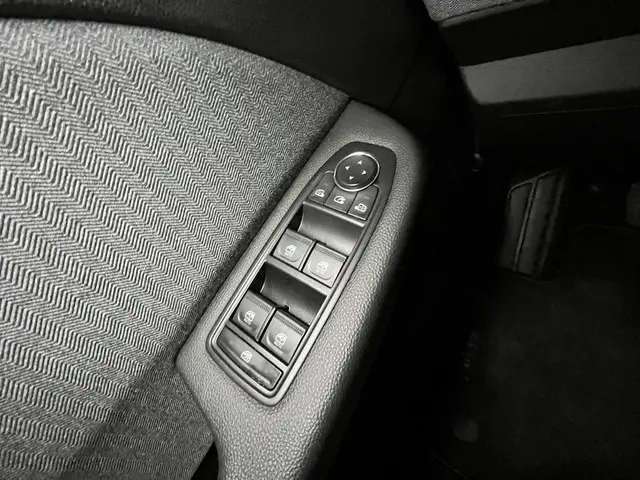 Renault Clio 1.0 TCe 90 GPF techno 2024 Benzine 18