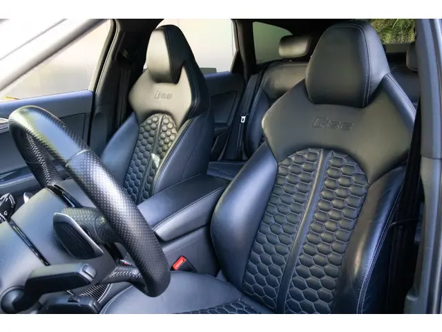 Audi RS6 Avant 4.0 TFSI RS 6 quattro 2015 Benzine 12