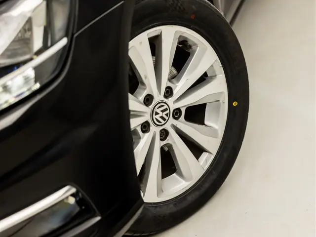 Volkswagen Golf 1.0 TSI Sportline 2017 Benzine 16