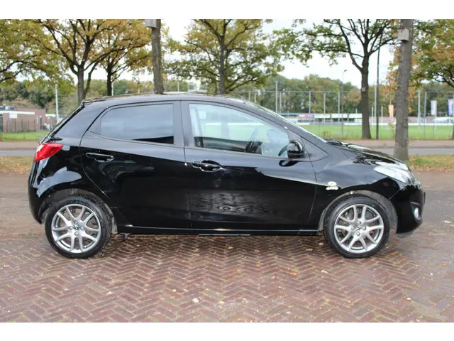 Mazda 2 1.3 Hanabi 2013 Benzine 5