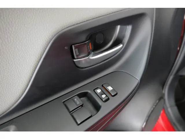 Toyota Yaris 1.5 Hybrid Active 2019 Hybride Benzine 25
