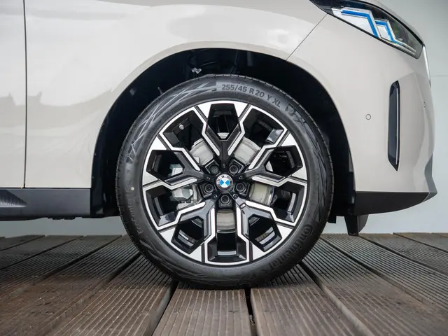 BMW X3 30e xDrive 2025 Hybride Benzine 6