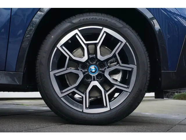 BMW iX1 xDrive30 2024 Elektrisch 6