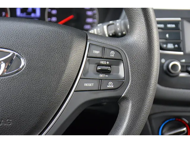 Hyundai i20 1.2 LP i-Drive Cool 2019 Benzine 24