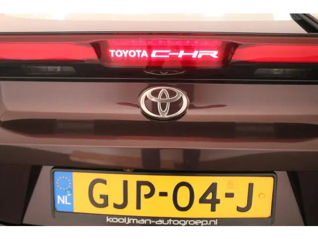 Toyota C-HR 1.8 Hybrid 140 Active 2024 Hybride Benzine 11