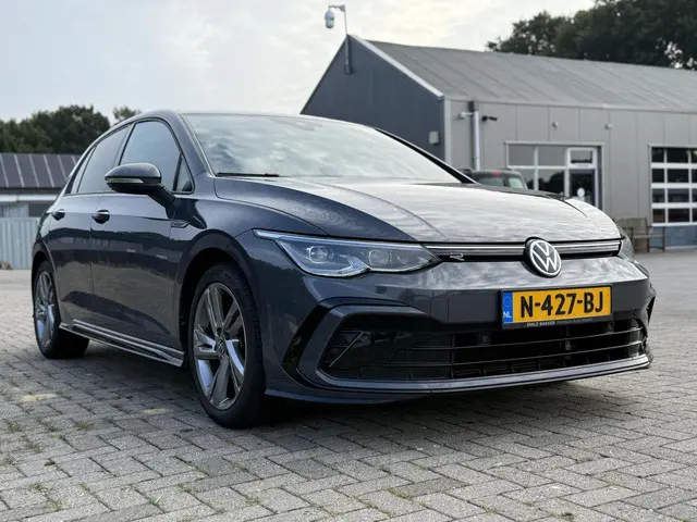 Volkswagen Golf 1.5 eTSI R-Line 2021 Benzine 19