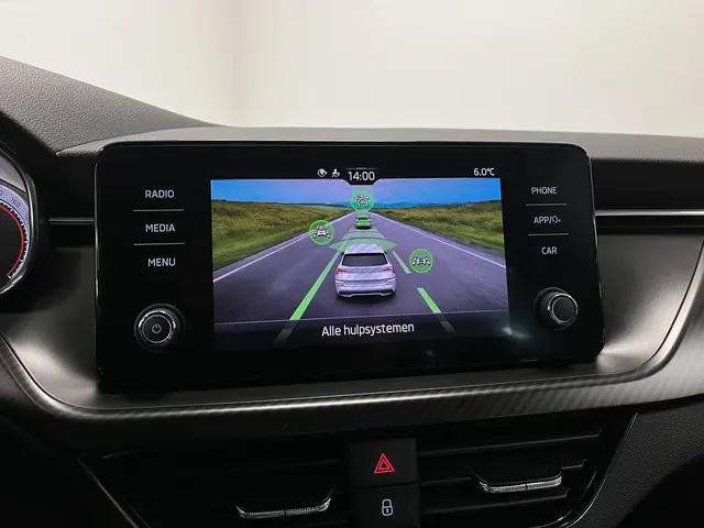 Škoda Kamiq 1.5 TSI ACT Monte Carlo Sport 2023 Benzine 14