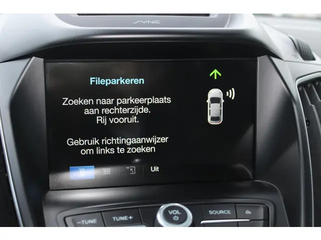 Ford C-MAX 1.0 Titanium 2018 Benzine 21