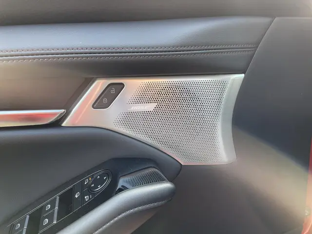 Mazda 3 3 Sedan 2.0 E-SkyActiv-X 186 Takumi 2025 Benzine 9