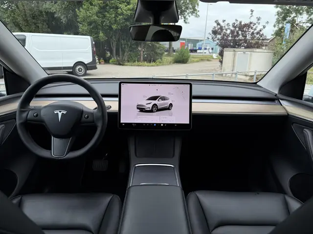 Tesla Model Y Aut. Range Plus 2022 Elektrisch 17