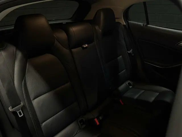 Mercedes-Benz GLA 180 d Prestige 2015 Diesel 24