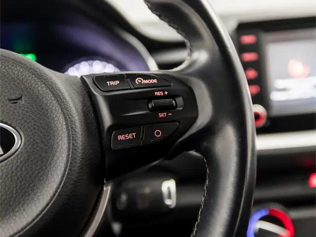 Kia Stonic 1.0 T-GDi DynamicLine 2019 Benzine 21