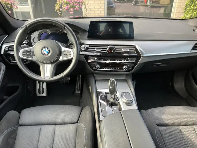BMW 5 Serie 520i 2019 Benzine 4