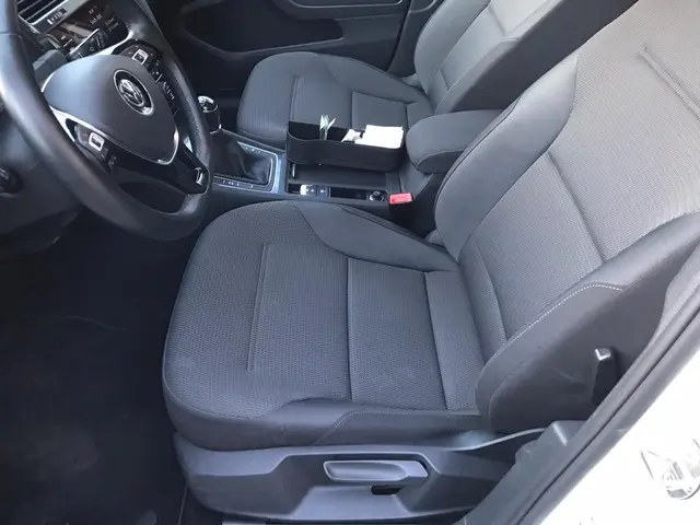 Volkswagen Golf 1.6 TDI Highline Business R 2017 Diesel 13