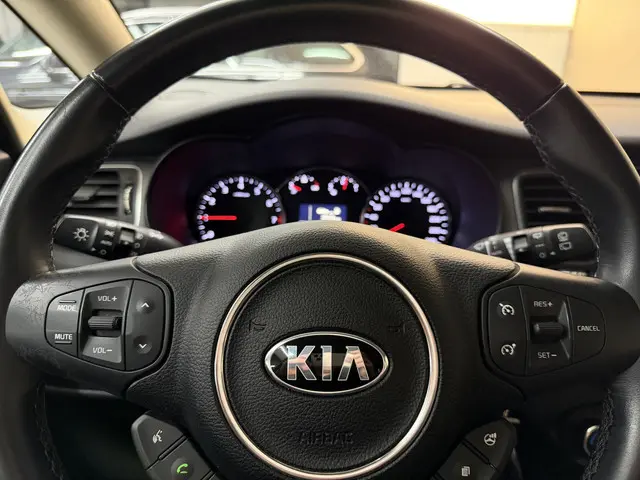 Kia Carens 1.6 GDi ComfortLine, 135Pk, 2015, 2015 Benzine 18