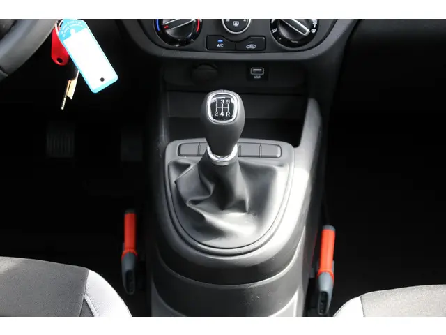 Hyundai i10 1.0 Comfort Smart 2023 Benzine 18