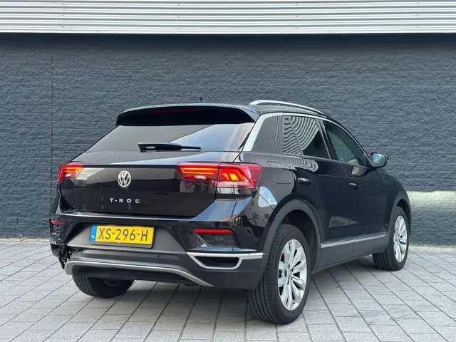 Volkswagen T-Roc 3