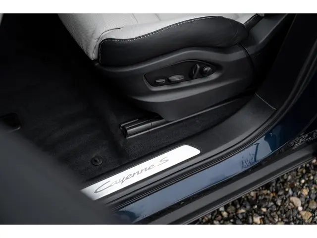 Porsche Cayenne S E-Hybrid 2024 Hybride Benzine 7