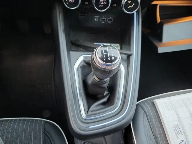 Renault Clio 1.0 TCe Intens 2021 Benzine 15