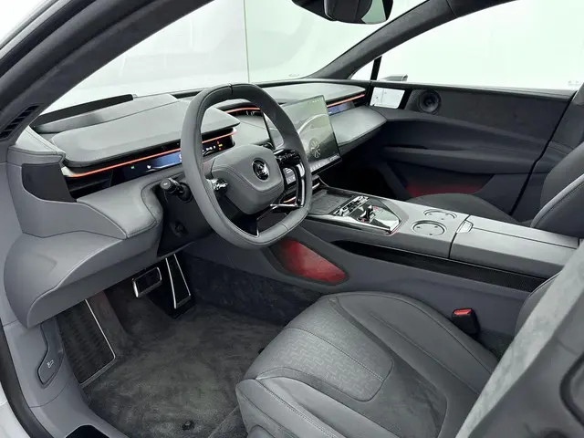 Lotus Emeya S 102kWh/613pk 2025 Elektrisch 11