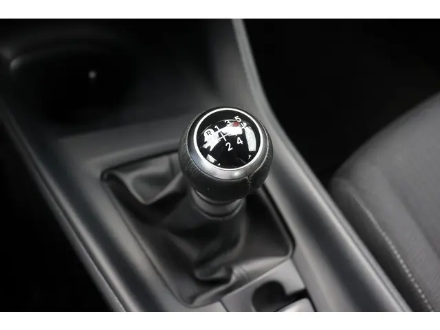 Toyota C-HR 1.2 Turbo Urban 2018 Benzine 17