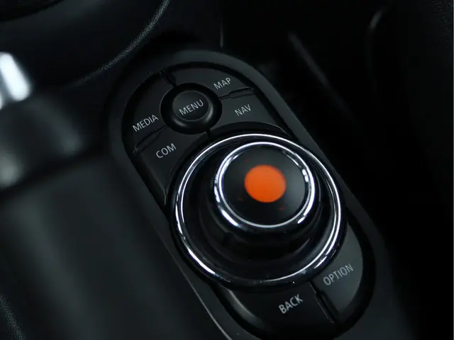 MINI One | Navigatiesysteem 2019 Benzine 44