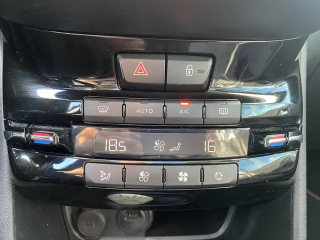 Peugeot 2008 1.2 PureTech GT-Line 2019 Benzine 21