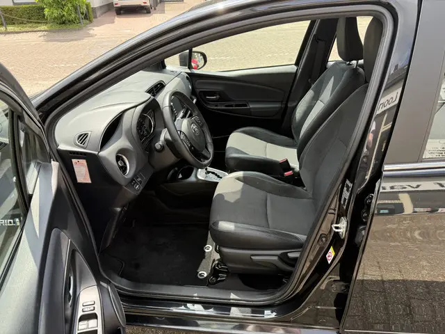 Toyota Yaris 1.5 Hybrid Energy Plus 2018 Hybride Benzine 8