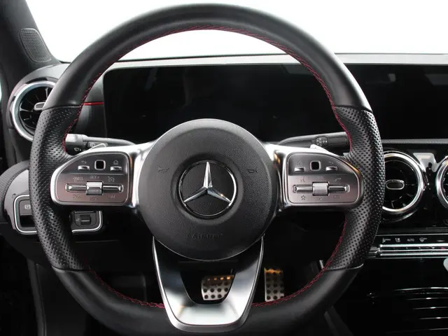 Mercedes-Benz A-Klasse 200 AMG Line 2022 Benzine 15